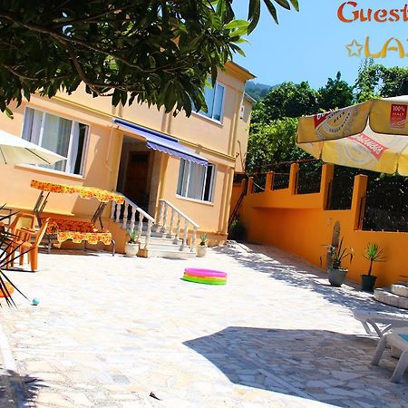 Guest House Lazika Sarpi Luaran gambar