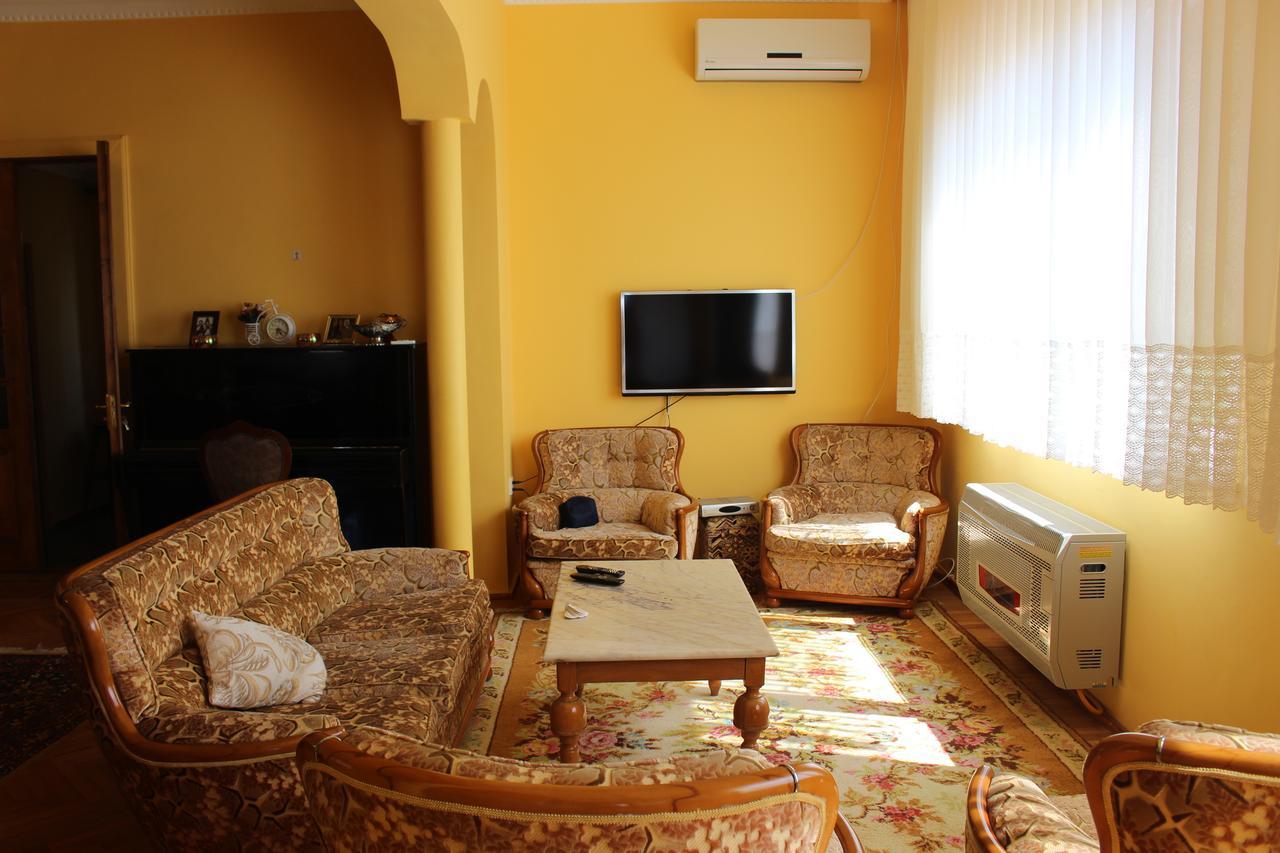 Guest House Lazika Sarpi Luaran gambar