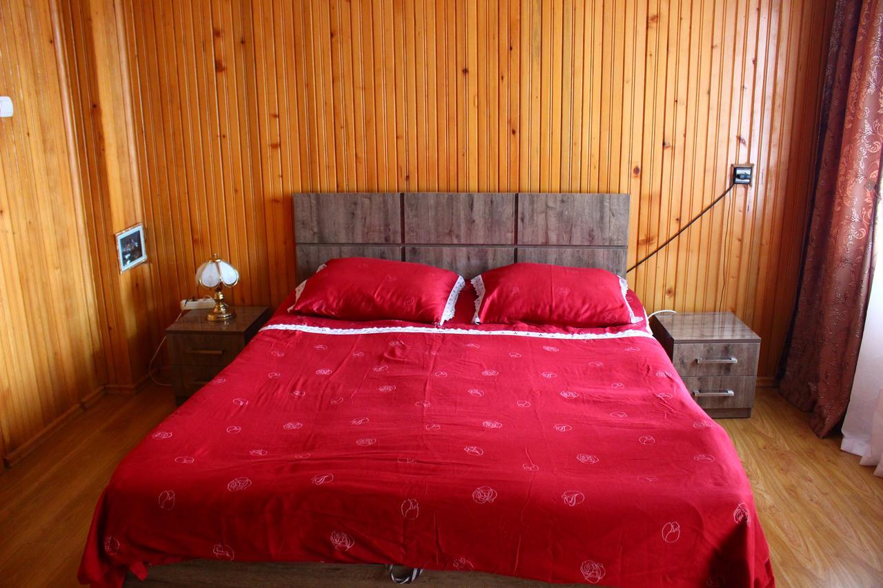 Guest House Lazika Sarpi Luaran gambar